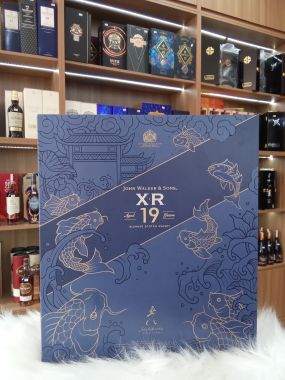 Johnnie Walker XR 19 Năm - Hộp Quà Tết 2024